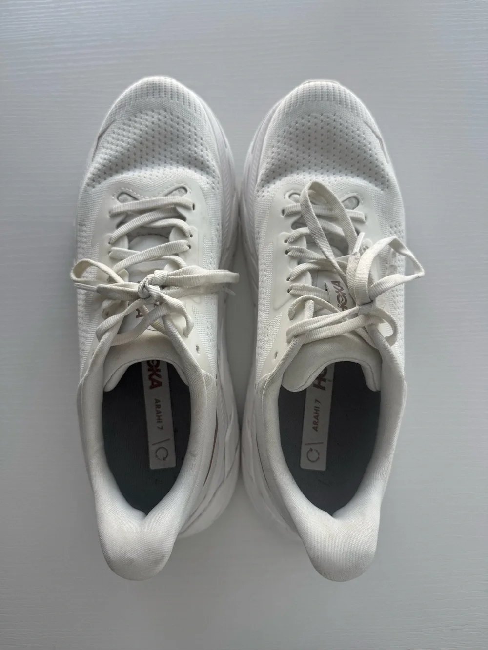 Hoka Arahi 7 Running Shoes, White + Rose Gold